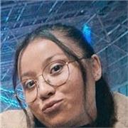 Chica la cual le gustan los niños y tiene la paciencia para enseñarles todas las asignaturas correspondientes al curso que cursan.